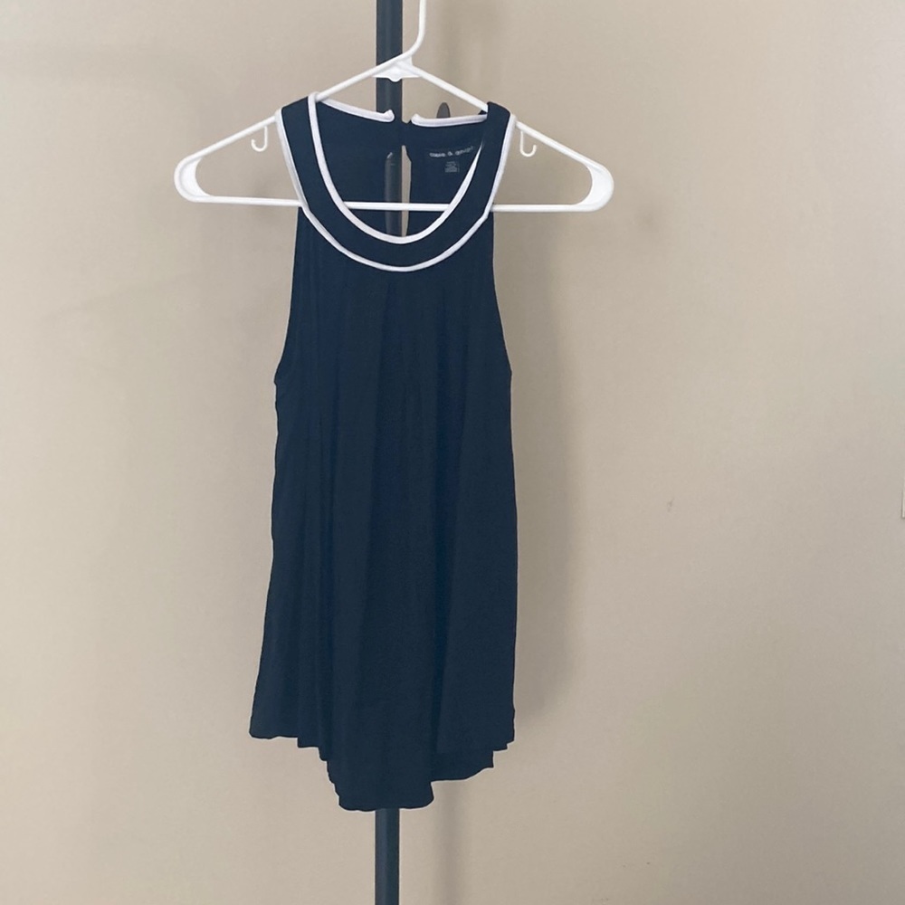 Cable & Gauge Women’s Sleeveless Halter Top Size Medium